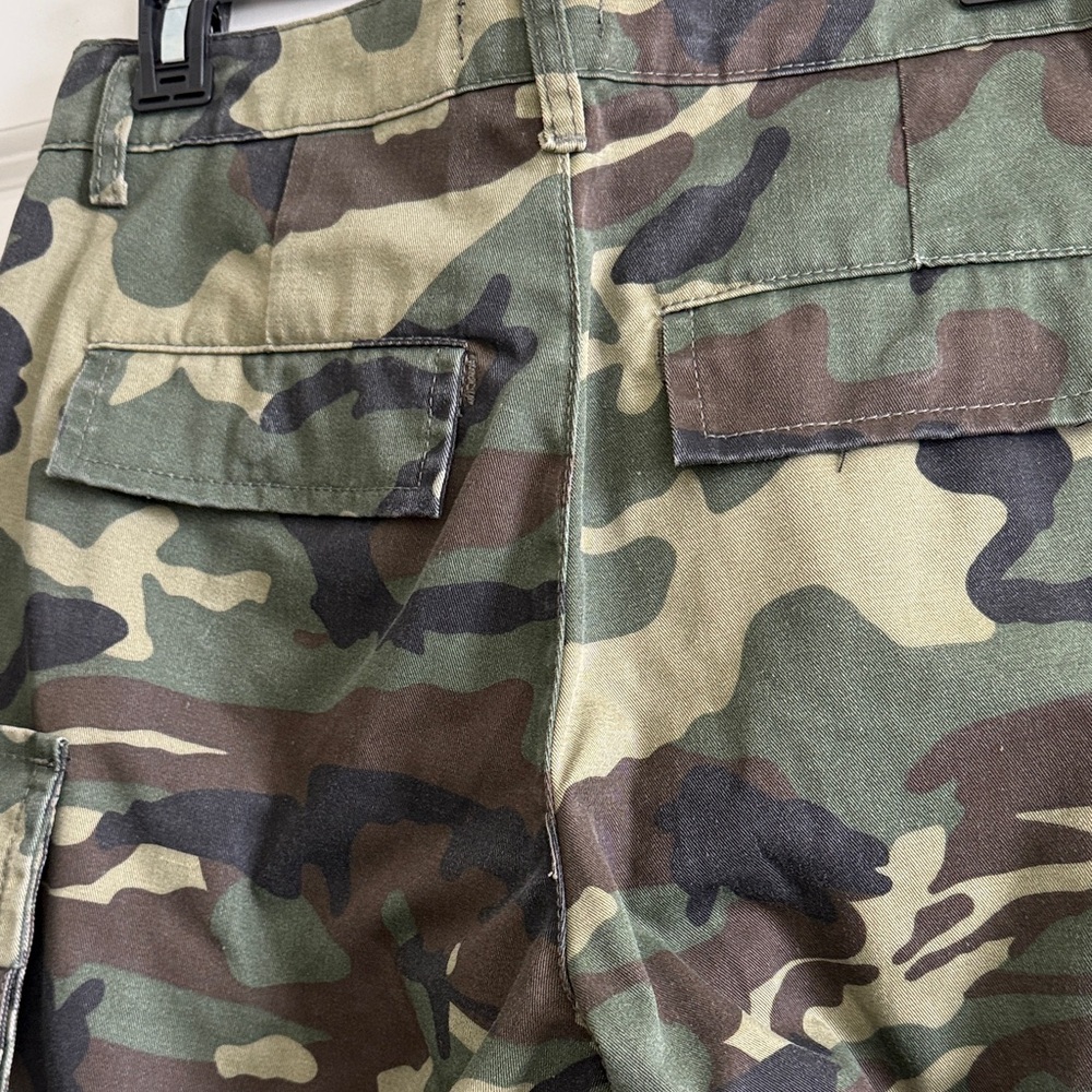 Camouflage Cargo Shorts for Women - Picture 8 of 9